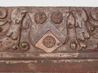 Tudor oak and polychrome painted Phelips wall settle, North Devon / Somerset, circa 1520 – 1540
