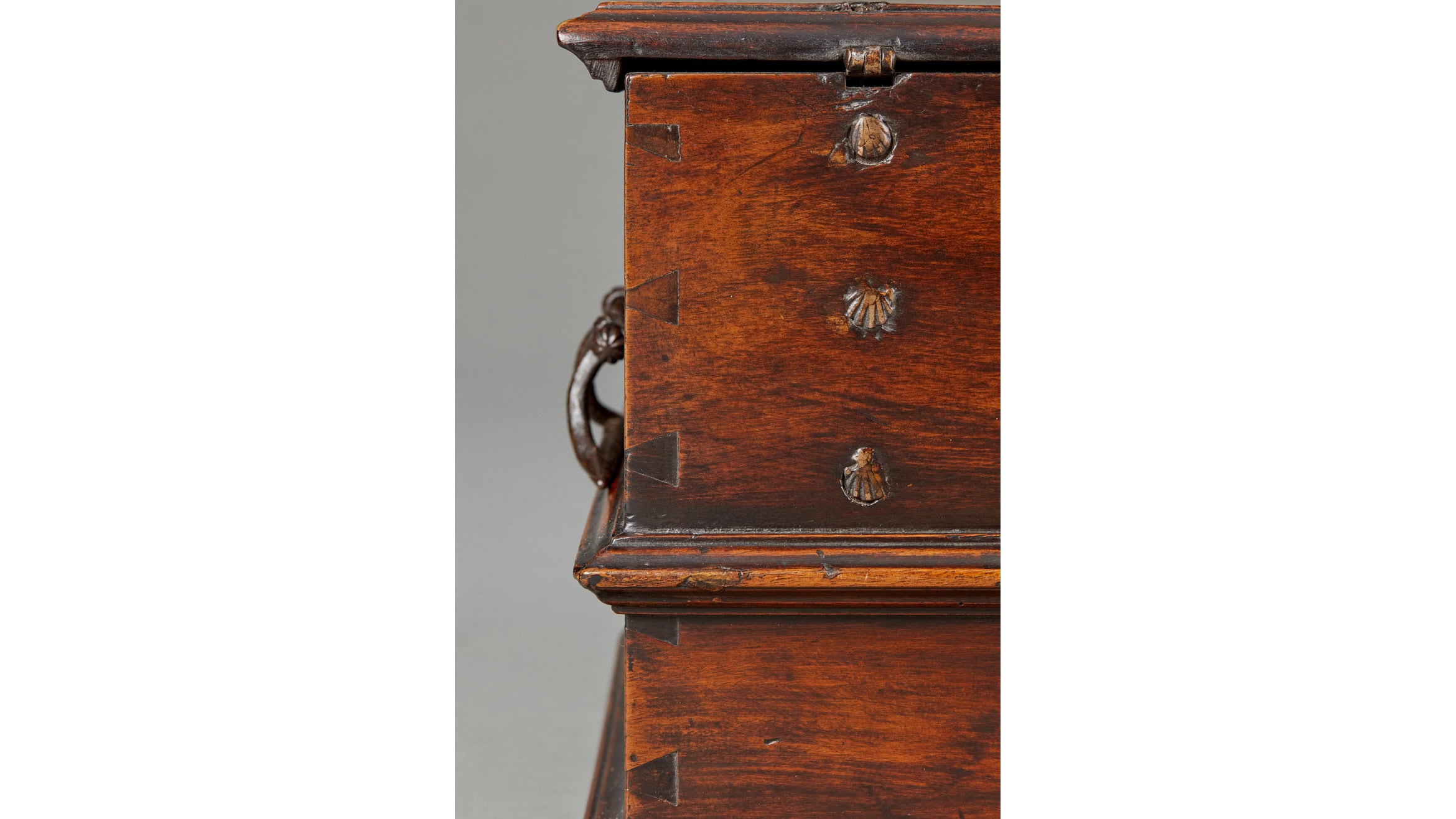 Exceptional Gothic Walnut Tracery Carved Documents Box, Spanish, circa 1470-1500 - Image 8
