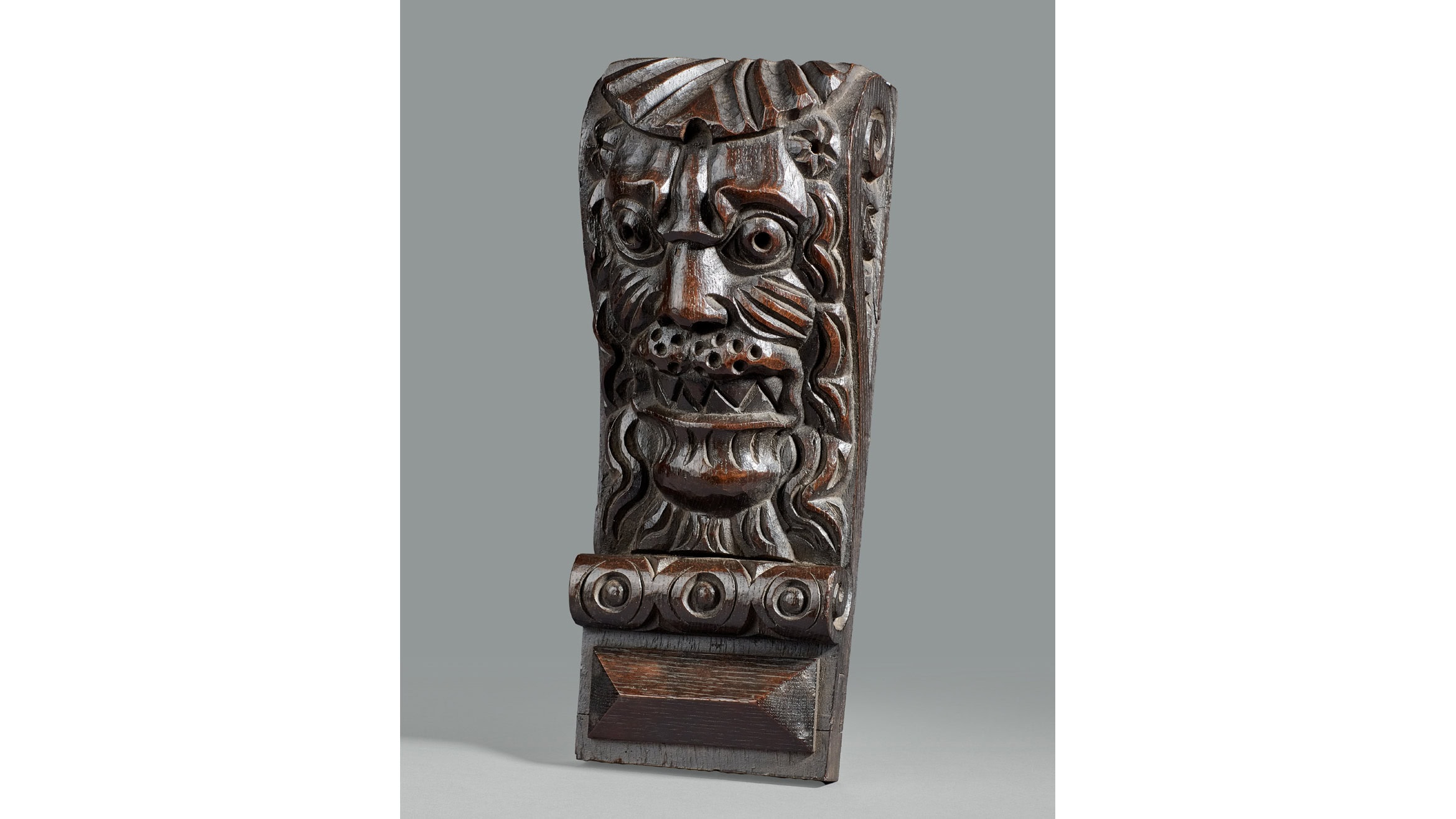 Group of Three Elizabethan Carved Oak Corbels, circa 1590 - Image 3