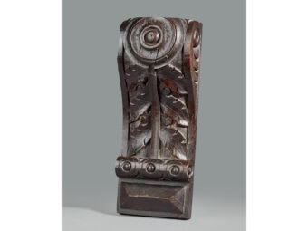 Group of Three Elizabethan Carved Oak Corbels, circa 1590 - Image 4