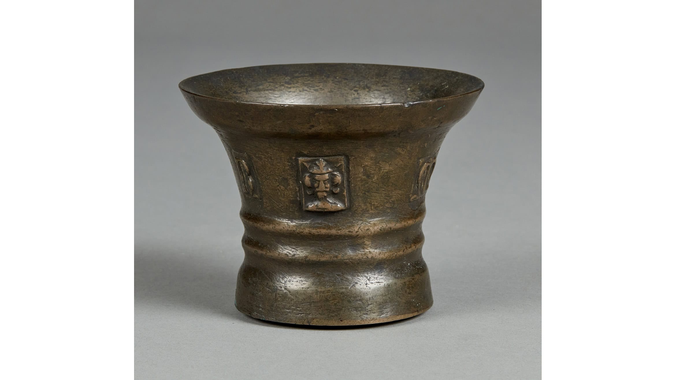 Late Elizabethan / James I lead Bronze Mortar, Nottingham, Oldfield Foundry, initialled R M, circa 1600–1620