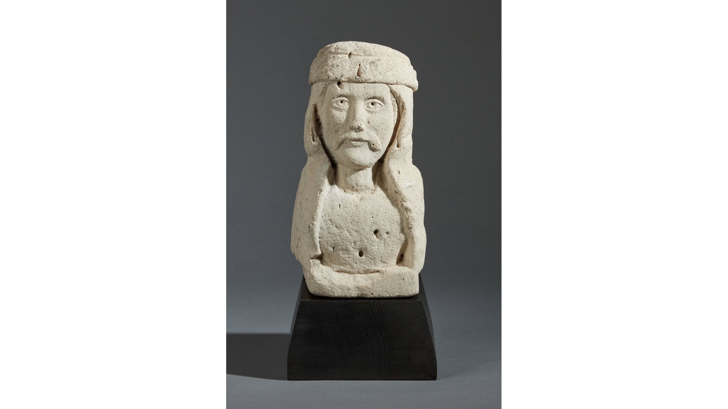 Medieval 13th to 14th Century Limestone Turks Head, French, circa 1250-1350 - Image 2