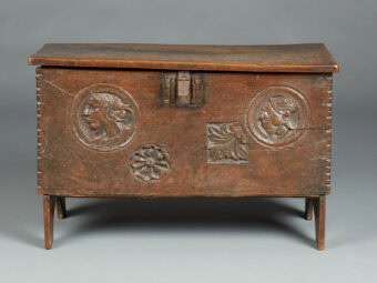 Rare Small Tudor Oak Romayne Carved Boarded Coffer, Henry VIII, circa 1530–1540 - Image 2