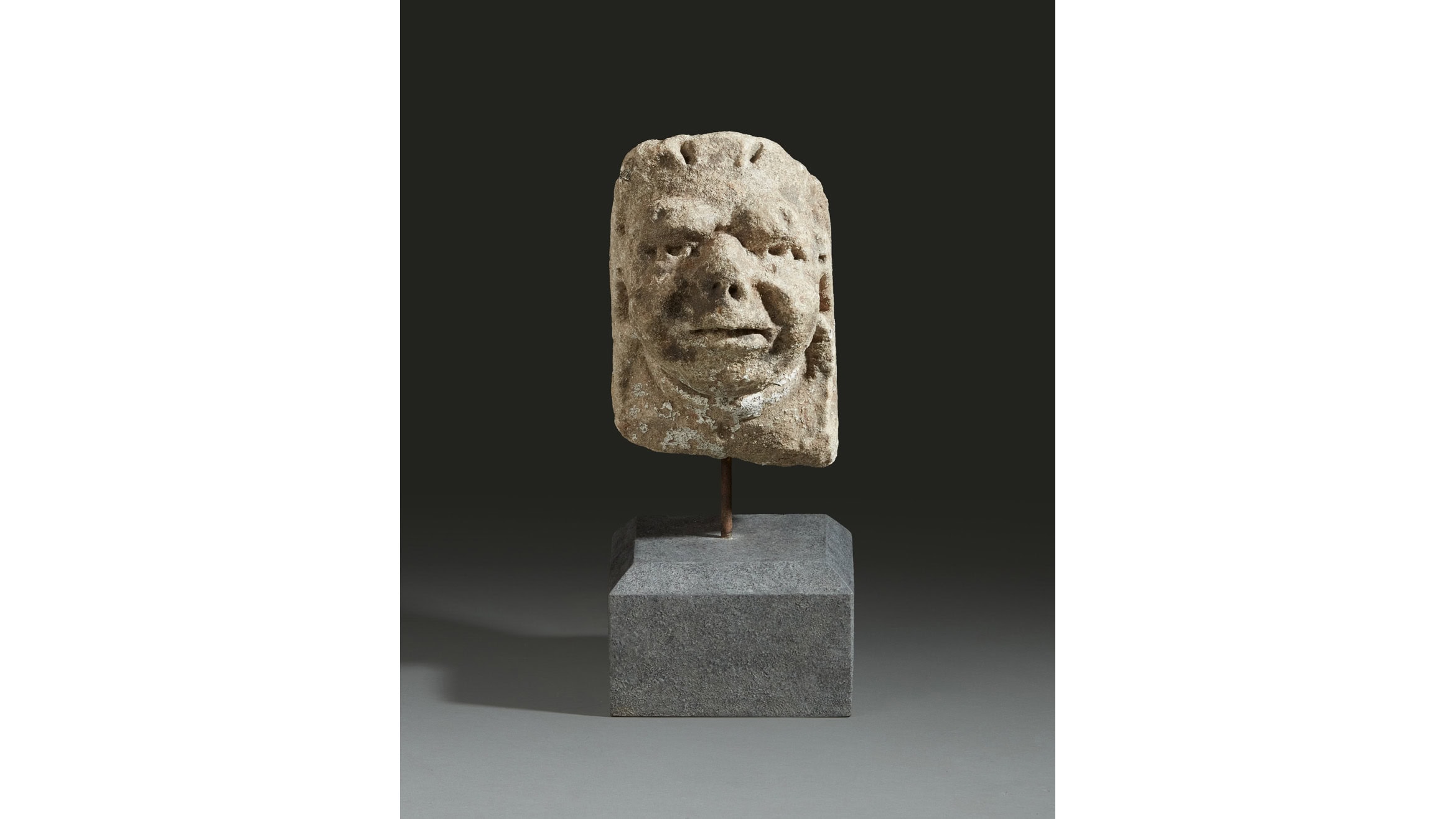 Small 15th Century Oolitic Label Stop Corbel Head, English, circa 1430-1450 - Image 2