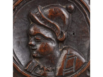 Small Pair of Tudor Portrait Roundel Panels, English, circa 1530–1550 - Image 2