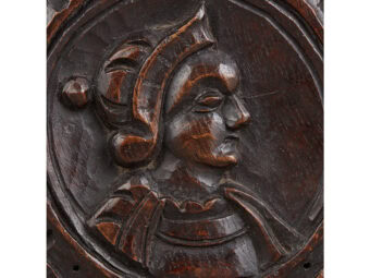 Small Pair of Tudor Portrait Roundel Panels, English, circa 1530–1550 - Image 3